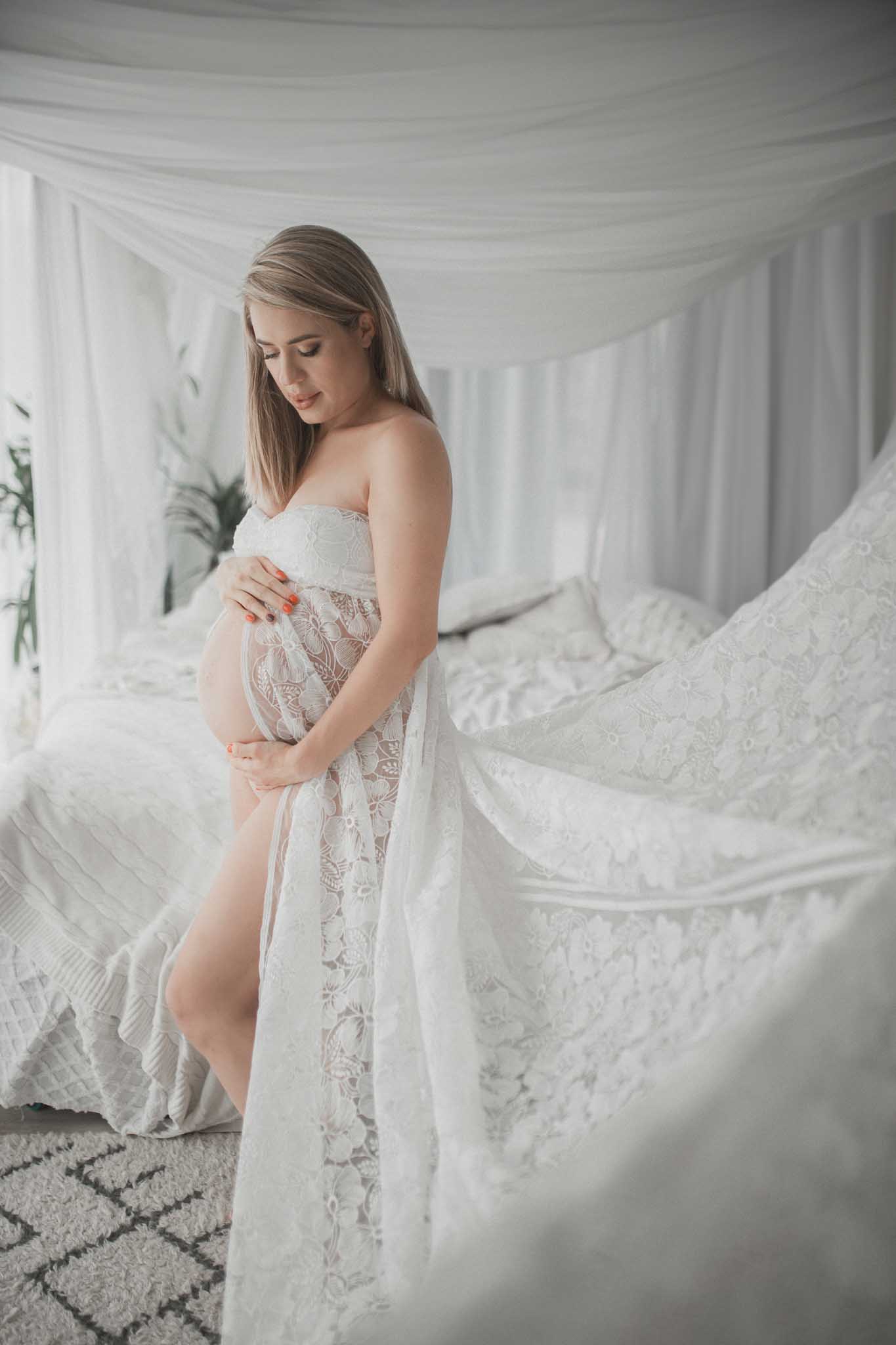 Agata-zatorska-fotografia-profoto-sesja-ciazowa_studio_lifestyle-gdansk-trojmiasto-kolektywne-studio-145